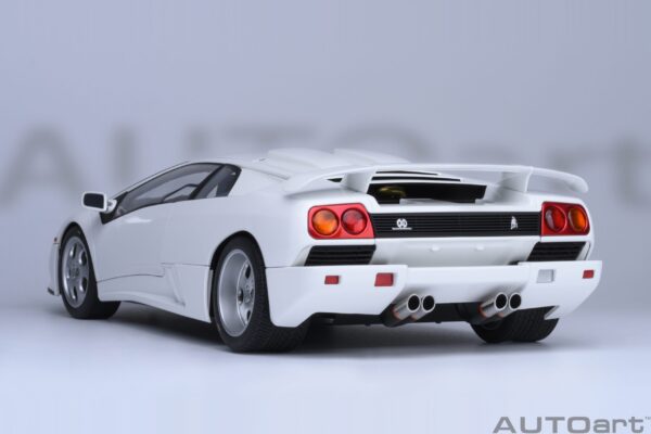 AUTOart Lamborghini Diablo SE JOTA (Impact White) – Bild 2