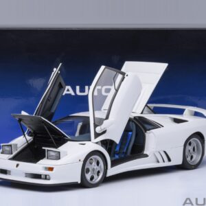 Autoart Lamborghini Diablo SE JOTA (Impact White)