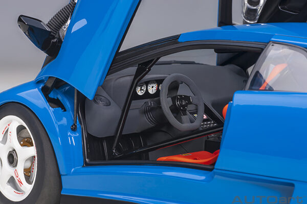 AUTOart Lamborghini Diablo SV R 1996 (blue Le Mans)