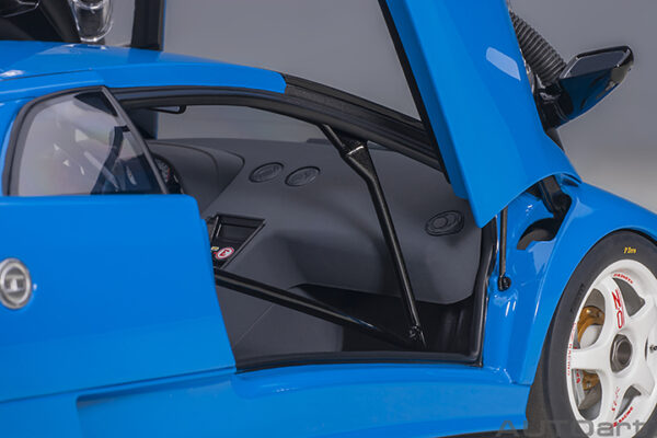AUTOart Lamborghini Diablo SV R 1996 (blue Le Mans)