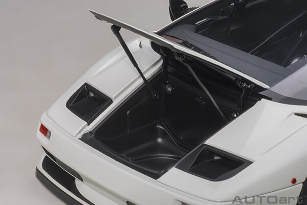 AUTOart Lamborghini Diablo SV R 1996 (impact white)