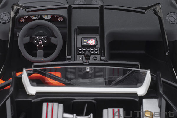 AUTOart Lamborghini Diablo SV R 1996 (impact white)