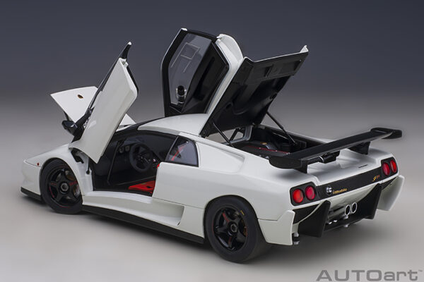 AUTOart Lamborghini Diablo SV R 1996 (impact white)