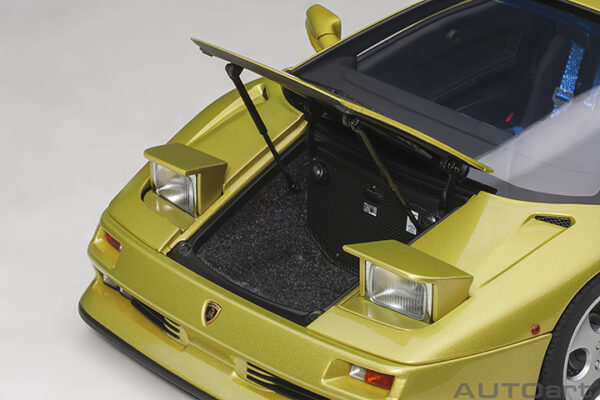 AUTOart Lamborghini Diablo SE30 1993 (giallo spyder: