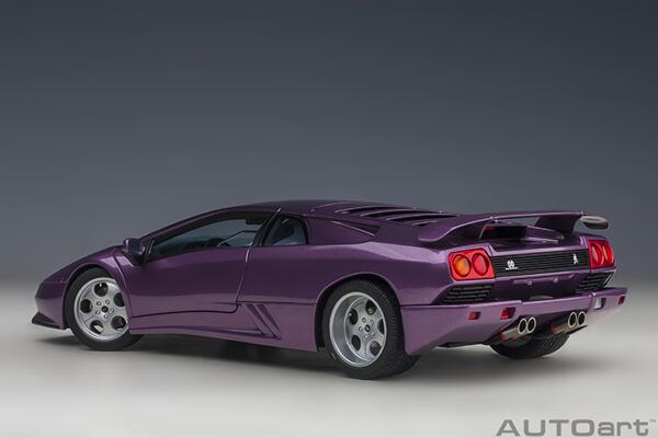 AUTOart Lamborghini Diablo SE30 1993 (viola SE30:met. purple)