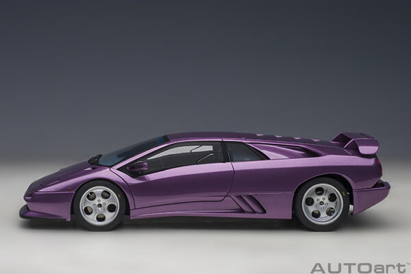 AUTOart Lamborghini Diablo SE30 1993 (viola SE30:met. purple)