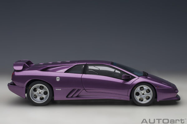 AUTOart Lamborghini Diablo SE30 1993 (viola SE30:met. purple)