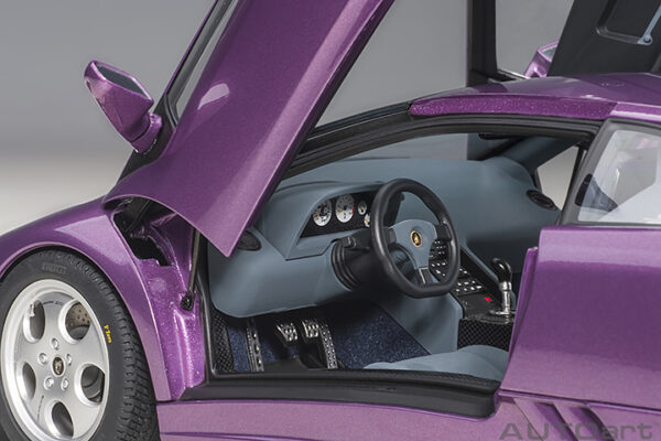 AUTOart Lamborghini Diablo SE30 1993 (viola SE30:met. purple)