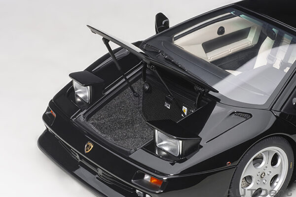 AUTOart Lamborghini Diablo SE30 1993 (deep black metallic)