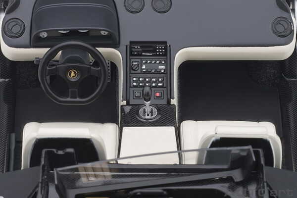 AUTOart Lamborghini Diablo SE30 1993 (deep black metallic)