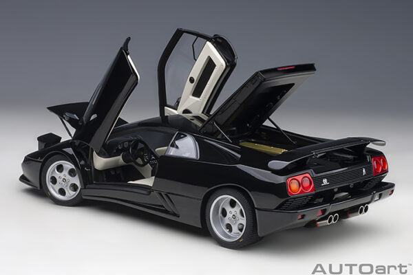 AUTOart Lamborghini Diablo SE30 1993 (deep black metallic)