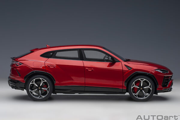 AUTOart Lamborghini Urus 2018 (rosso efesto:pearl red)