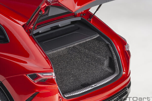 AUTOart Lamborghini Urus 2018 (rosso efesto:pearl red)