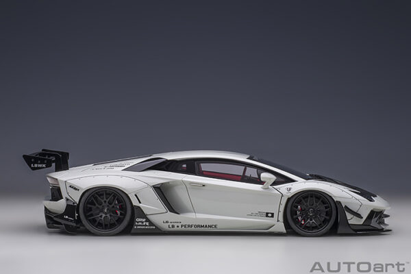 AUTOart Liberty Walk LB-Works Lamborghini Aventador Limited