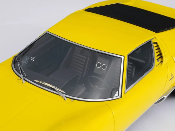 Amalgam Lamborghini Miura P400 SV Giallo Miura 1:18 – Bild 12