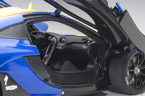 AUTOart McLaren P1 GTR (metallic blue:yellow stripes)