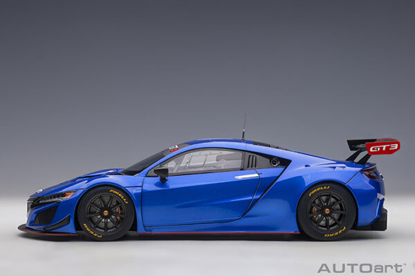 AUTOart HONDA NSX GT3 2018 (hyper blue)
