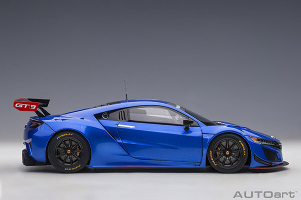 AUTOart HONDA NSX GT3 2018 (hyper blue)