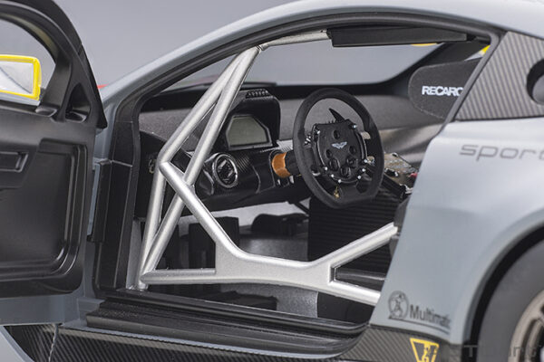 AUTOart Aston Martin Vantage GT3 Team R-Motorsport Bathurst #62A