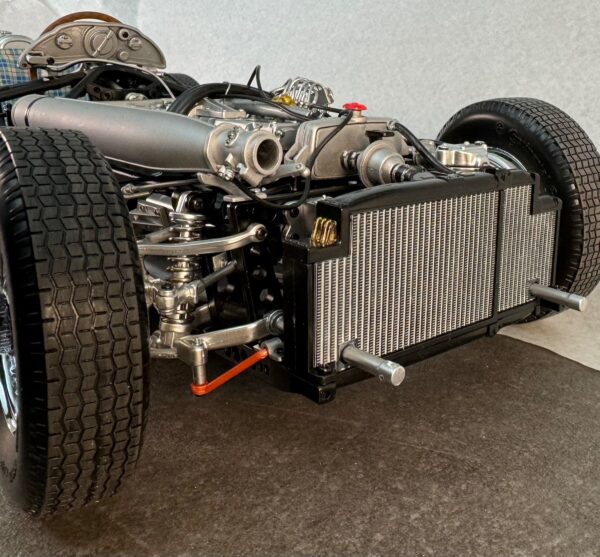 IXO Mercedes W196 Bausatz 1:8 – Bild 11