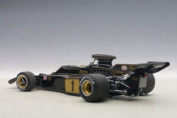 AUTOart Lotus 72  E 1973 Fittipaldi #1 (composite model:no openings)