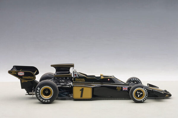 AUTOart Lotus 72  E 1973 Fittipaldi #1 (composite model:no openings)