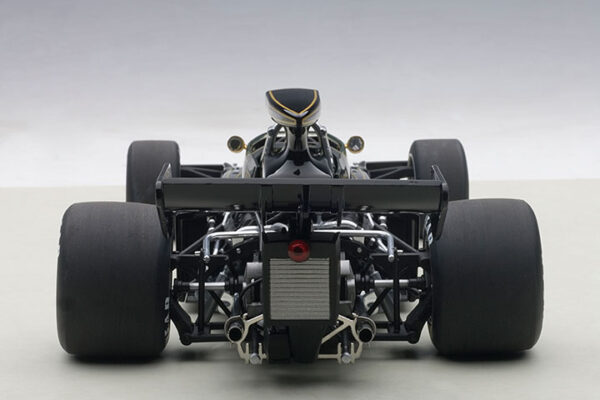 AUTOart Lotus 72  E 1973 Fittipaldi #1 (composite model:no openings)