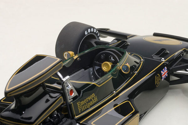 AUTOart Lotus 72  E 1973 Fittipaldi #1 (composite model:no openings)