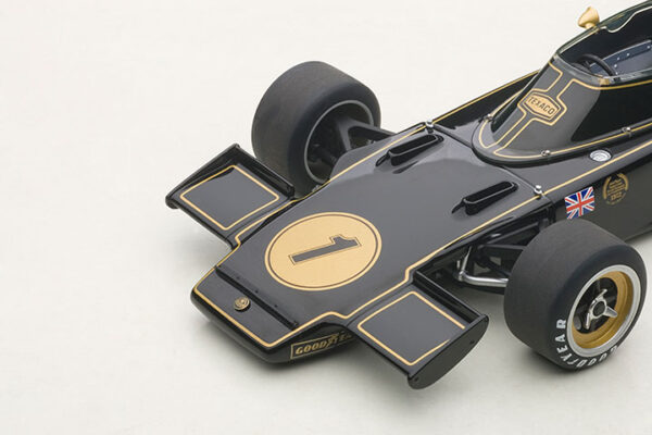 AUTOart Lotus 72  E 1973 Fittipaldi #1 (composite model:no openings)