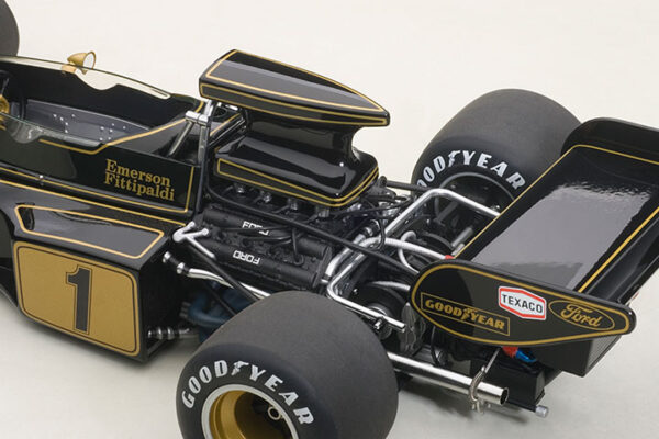 AUTOart Lotus 72  E 1973 Fittipaldi #1 (composite model:no openings)