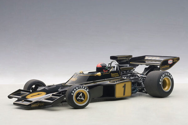 AUTOart Lotus 72  E 1973 Fittipaldi #1 (with driver figurine fitted)