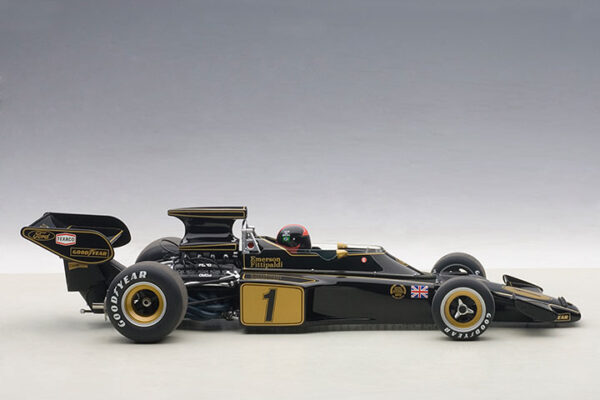AUTOart Lotus 72  E 1973 Fittipaldi #1 (with driver figurine fitted)