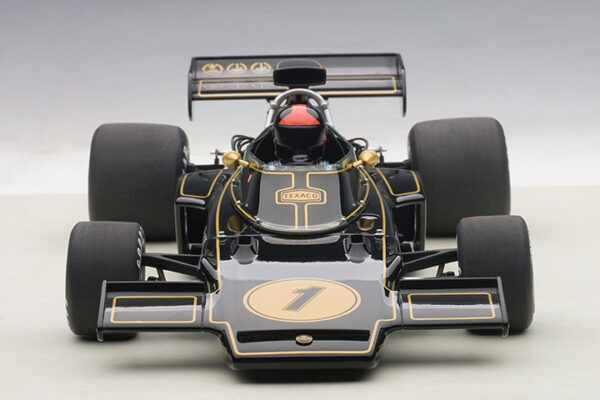 AUTOart Lotus 72  E 1973 Fittipaldi #1 (with driver figurine fitted)
