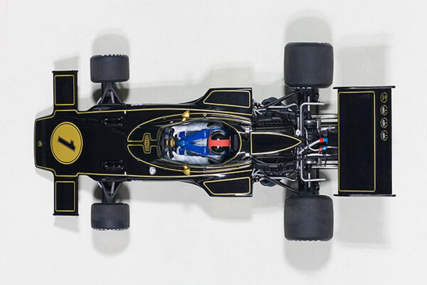 AUTOart Lotus 72  E 1973 Fittipaldi #1 (with driver figurine fitted)