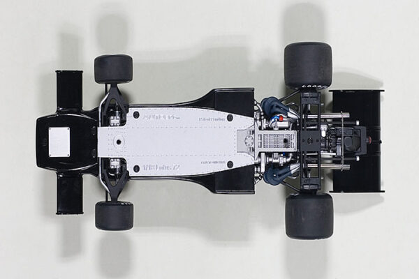 AUTOart Lotus 72  E 1973 Fittipaldi #1 (with driver figurine fitted)