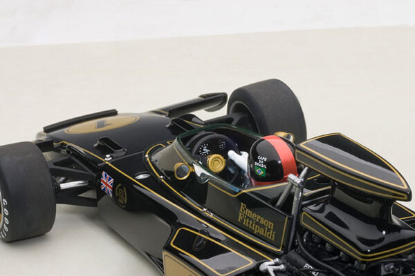 AUTOart Lotus 72  E 1973 Fittipaldi #1 (with driver figurine fitted)