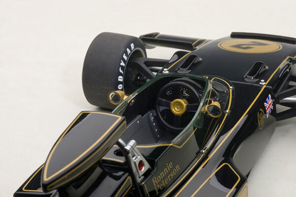 AUTOart Lotus 72  E 1973 Peterson #2 (composite  model/no openings)