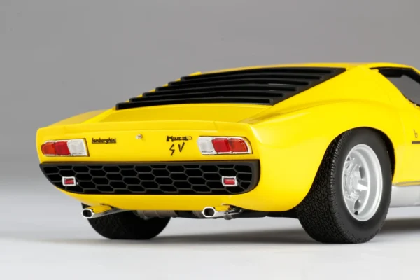 Amalgam Lamborghini Miura P400 SV Giallo Miura 1:18 – Bild 11
