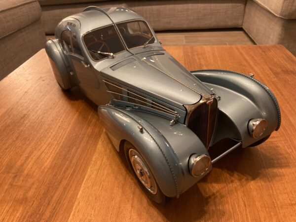 IXO Bugatti Atlantic 57c Fertigmodell 1/8 – Bild 4
