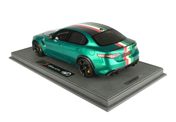 BBR Alfa Romeo Giulia GTA Green Montreal mit Display one of five – Bild 3