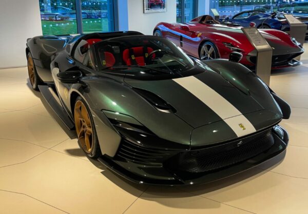 BBR Ferrari Daytona SP3 Serie Icona Green Manzoni Gloss