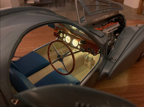 IXO Bugatti Atlantic 57c Fertigmodell 1/8 – Bild 15