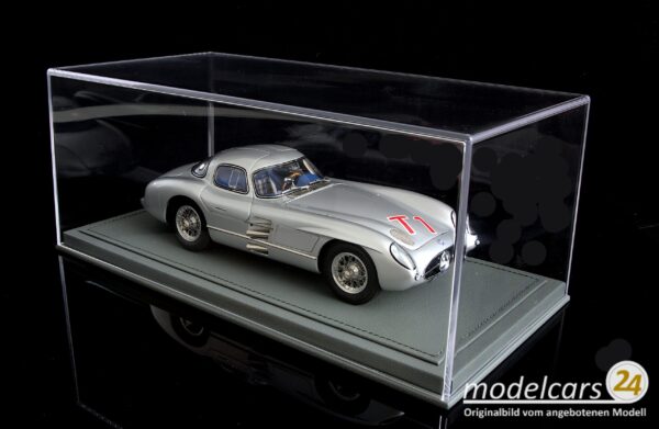 BBR - Vitrinen plexiglass display case mit grauer belederten Bodenplatte 1:18 – Bild 2