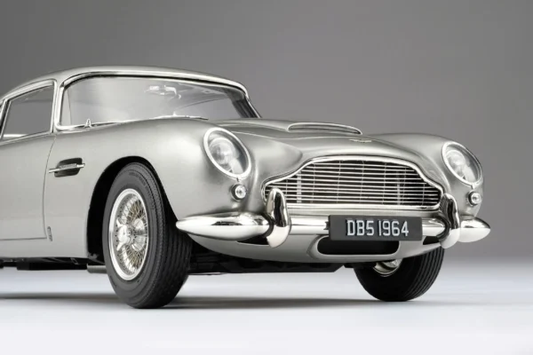 Amalgam Aston Martin DB5 Vantage 1:18 – Bild 3
