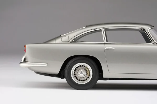 Amalgam Aston Martin DB5 Vantage 1:18 – Bild 4