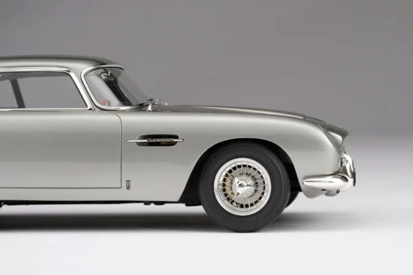 Amalgam Aston Martin DB5 Vantage 1:18 – Bild 5