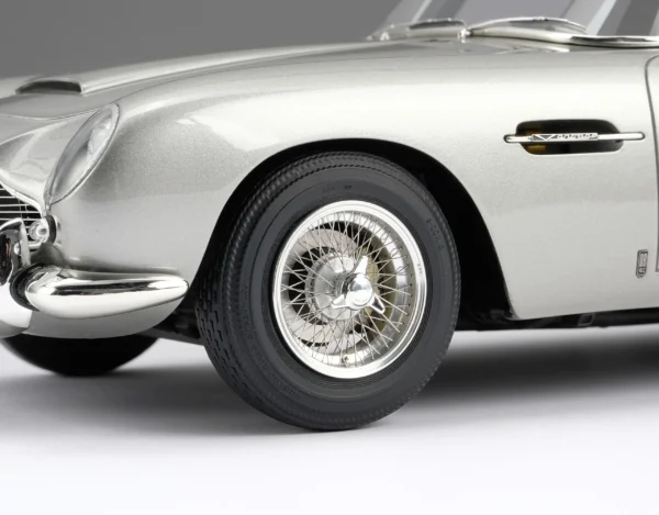 Amalgam Aston Martin DB5 Vantage 1:18 – Bild 8