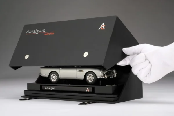 Amalgam Aston Martin DB5 Vantage 1:18 – Bild 13