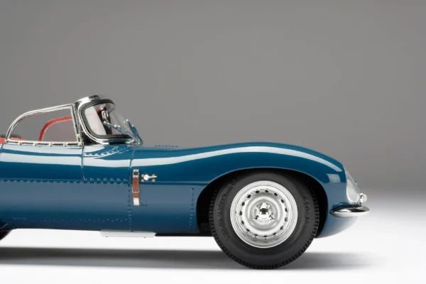 Amalgam Jaguar XKSS 1:18 – Bild 4