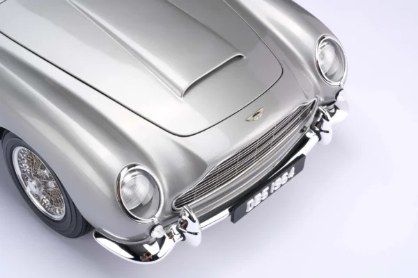 Amalgam Aston Martin DB5 Vantage 1:8 – Bild 17